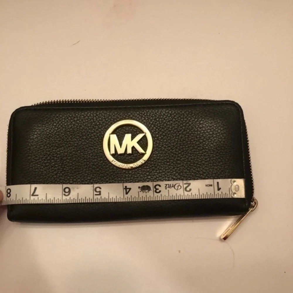 Michael kors black leather gold tone wallet