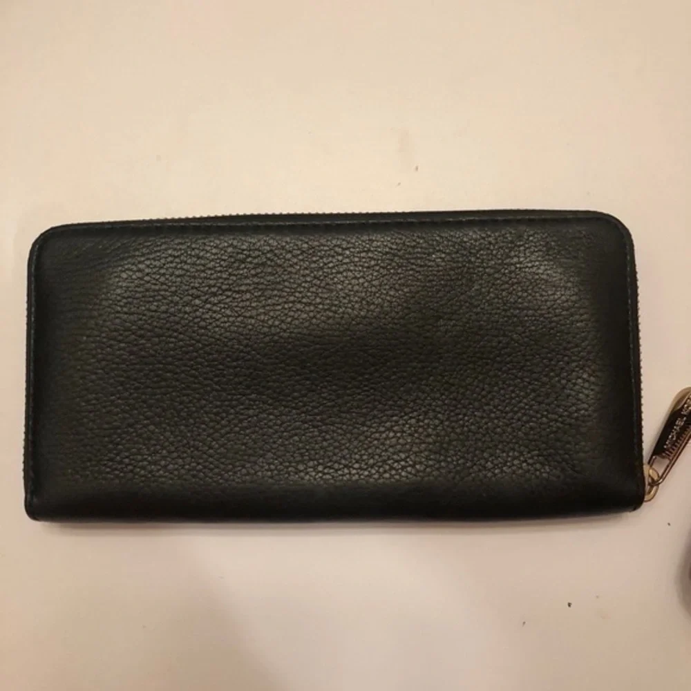 Michael kors black leather gold tone wallet