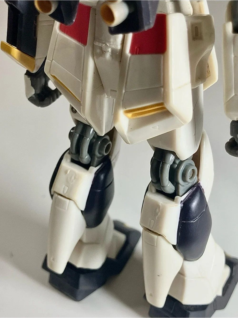Gundam Universe RX-93 V Nu Gundam Action Figure 6