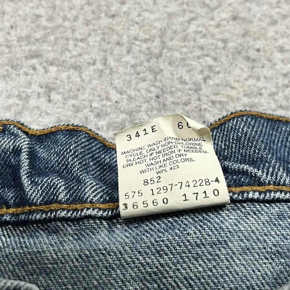 Levis good see