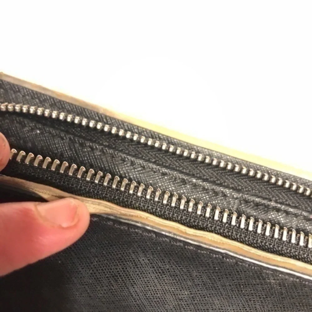 Michael kors black saffiano leather wristlet