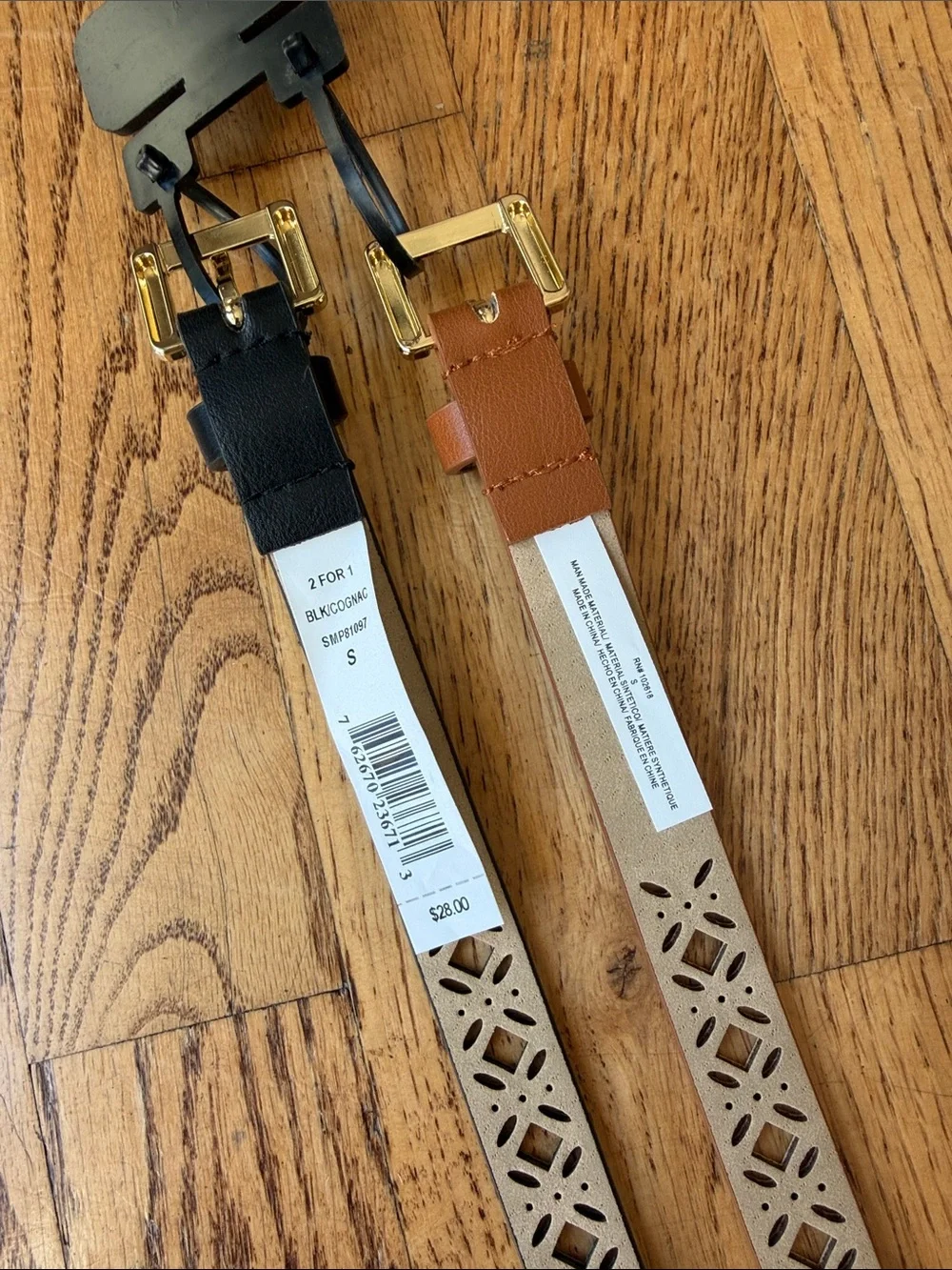 Steve Madden size cut detailing