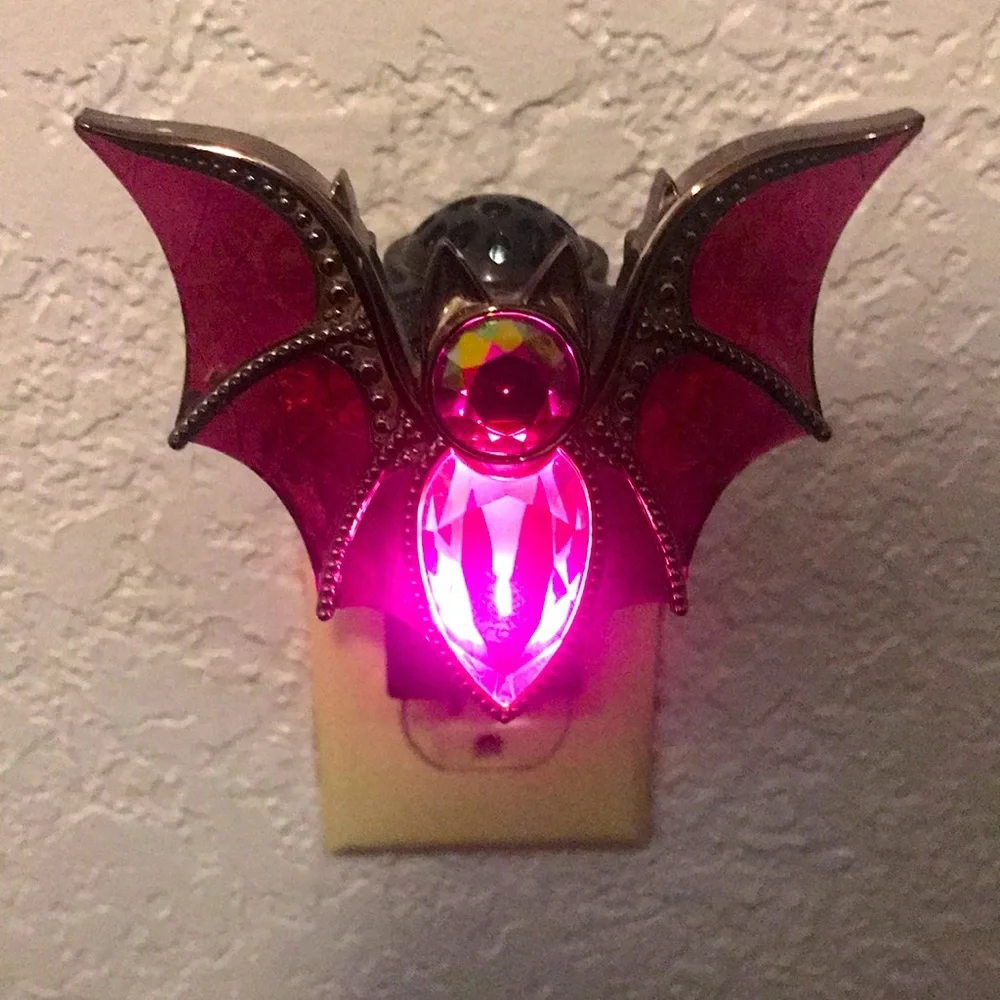 BBW Bat Wallflower 🦇 Lights Up Plug-In