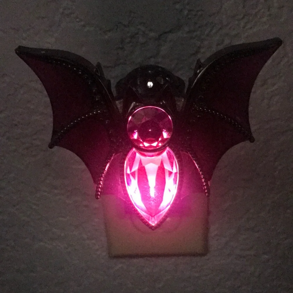 White Barn decorative bat