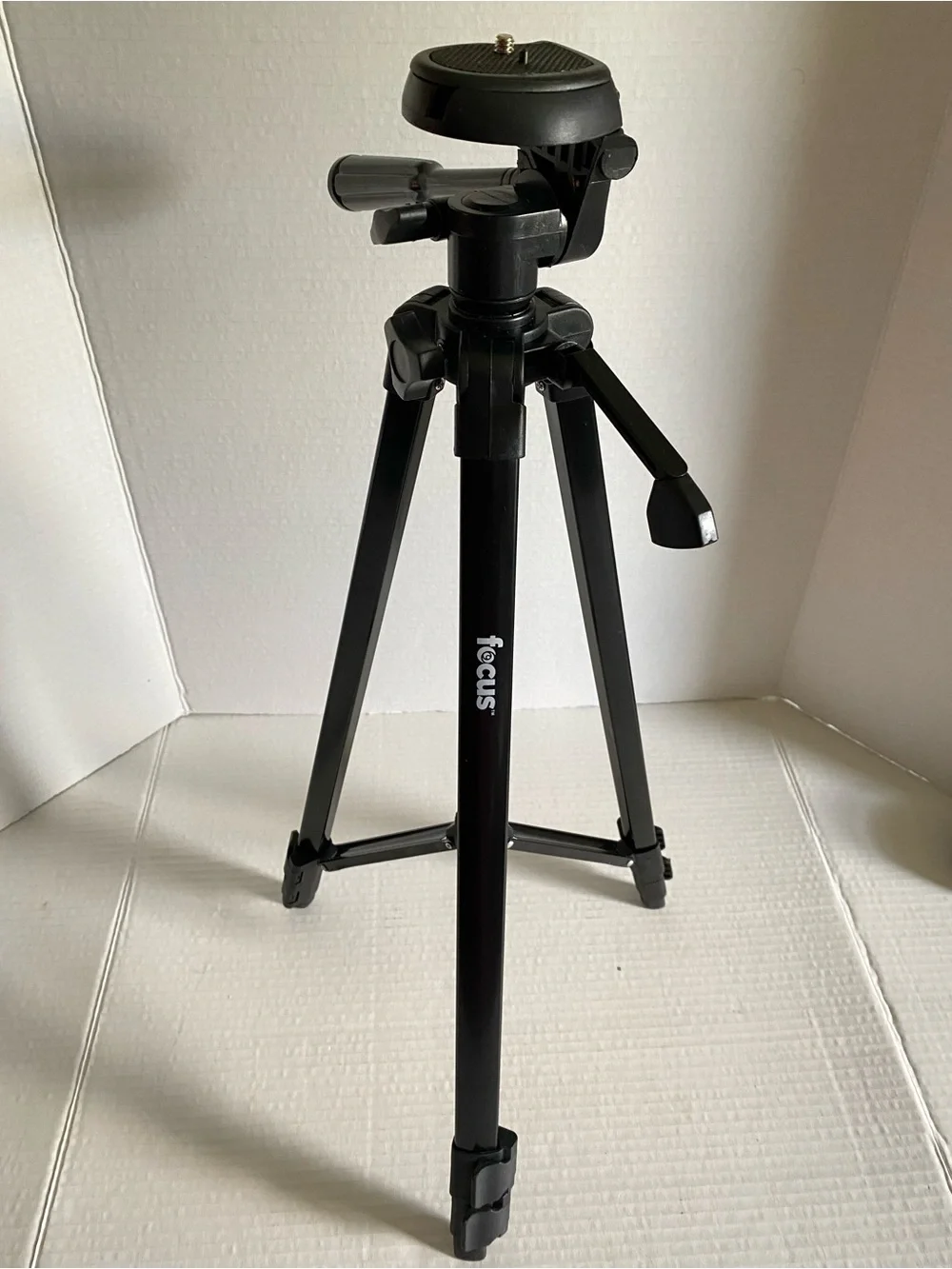 Focus Camera Tripod