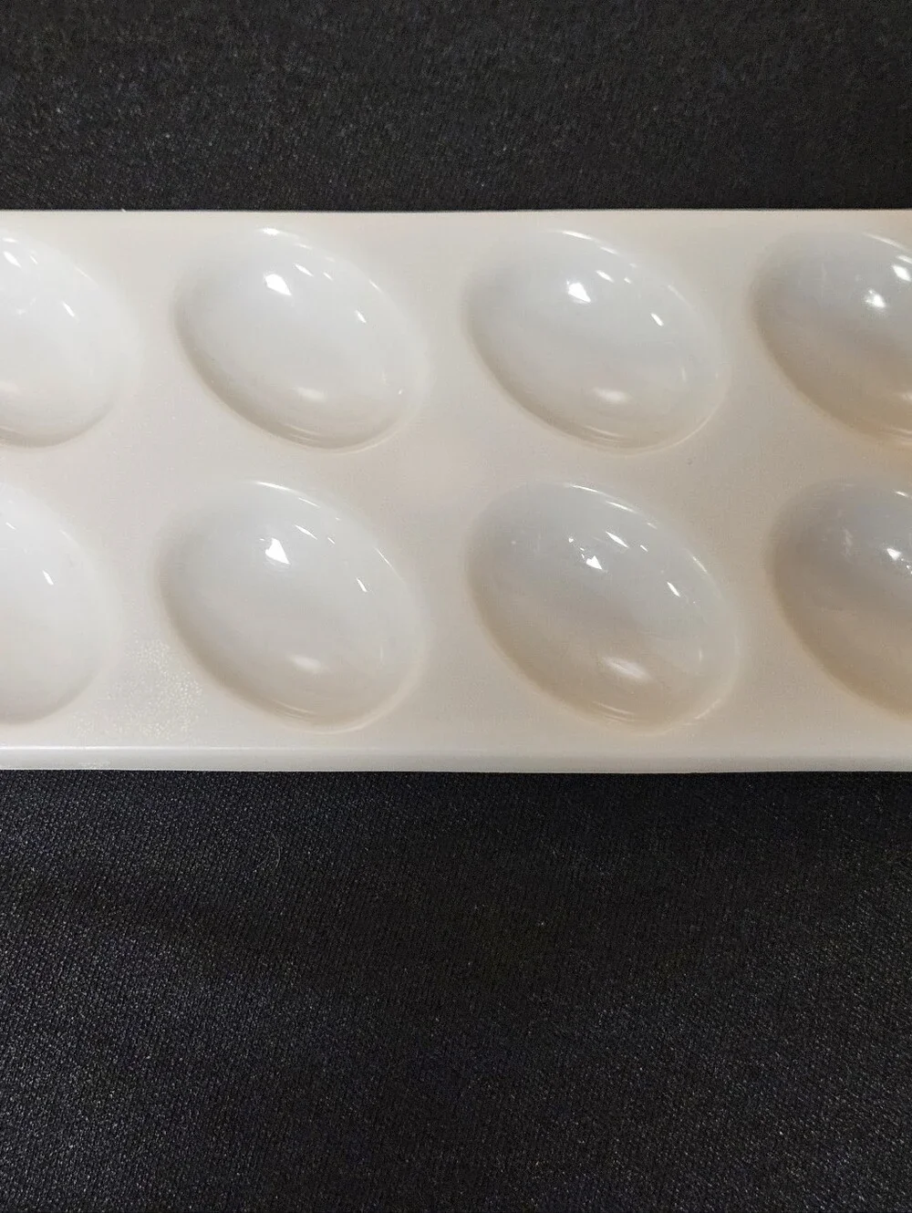 N/A tupperware white