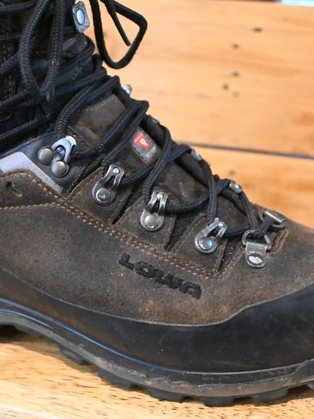 Lowa Mountain Expert GTX Alpine Mountaineering Boots - US 9.5M / EU 42.5