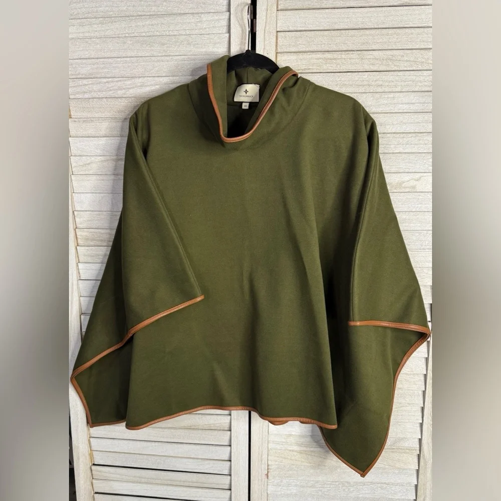 Tuckernuck Forest Green Piper Poncho OS Great Condition Faux Leather Trim Preppy