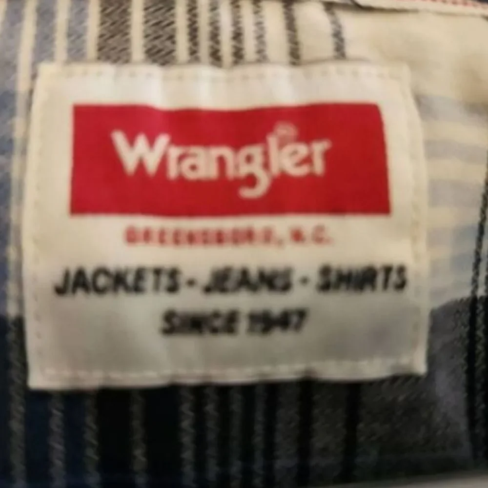Levis wrangler plaid