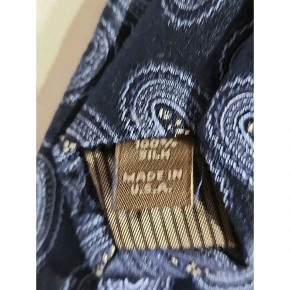Nordstrom 100% Silk Necktie Tie Design‎ Blue /Stafford Signature Design Blue