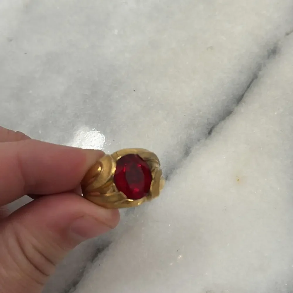 Vintage 10k gold filled red stone thick banded ring size 9.75
