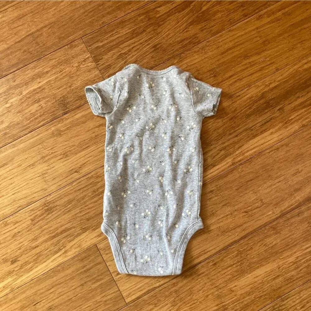 Carters excellent preloved