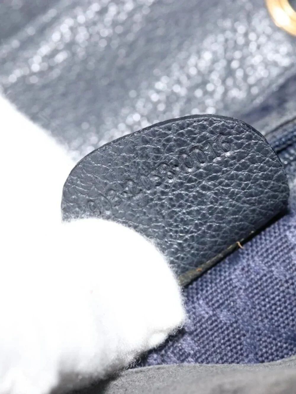 Gucci brand	gucci color	navy