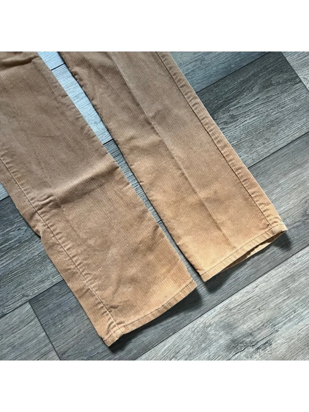 Vintage Levi's 519 Men's 30x36 Corduroy Pants Beige Tan Straight Leg USA