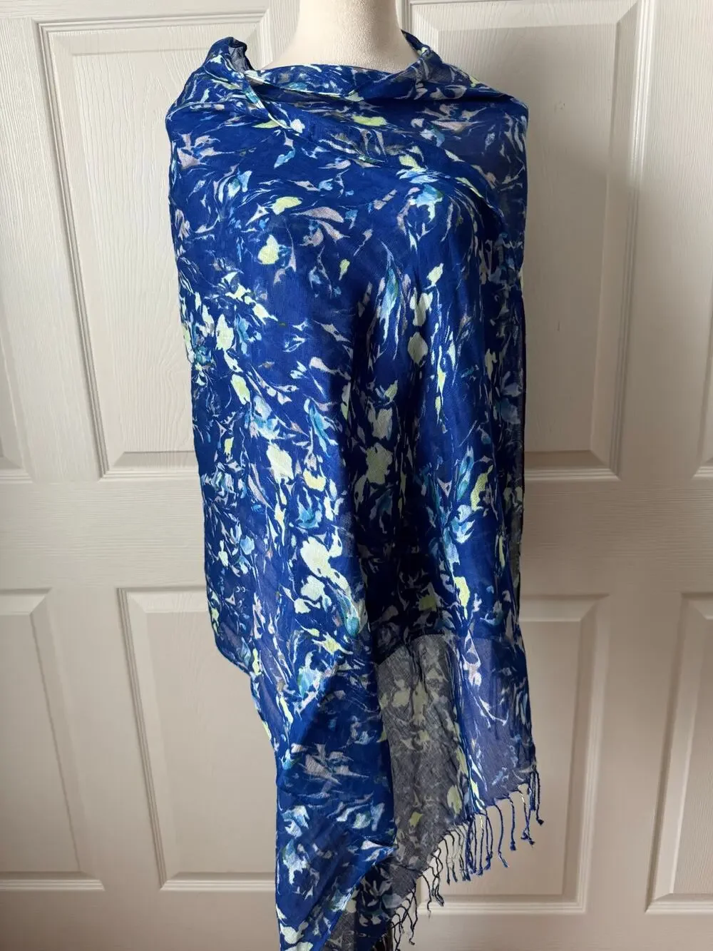 Coldwater Creek Blue Floral Linen Blend Scarf Wrap Fringe 27x 74 Coastal Boho