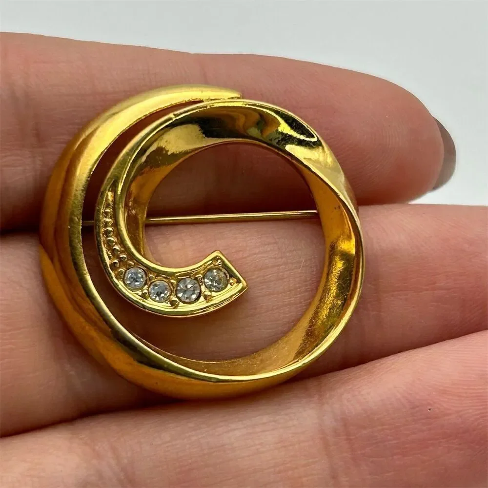 Vintage Avon Gold Tone Spiral Brooch with Clear Rhinestones Small Dainty Classic