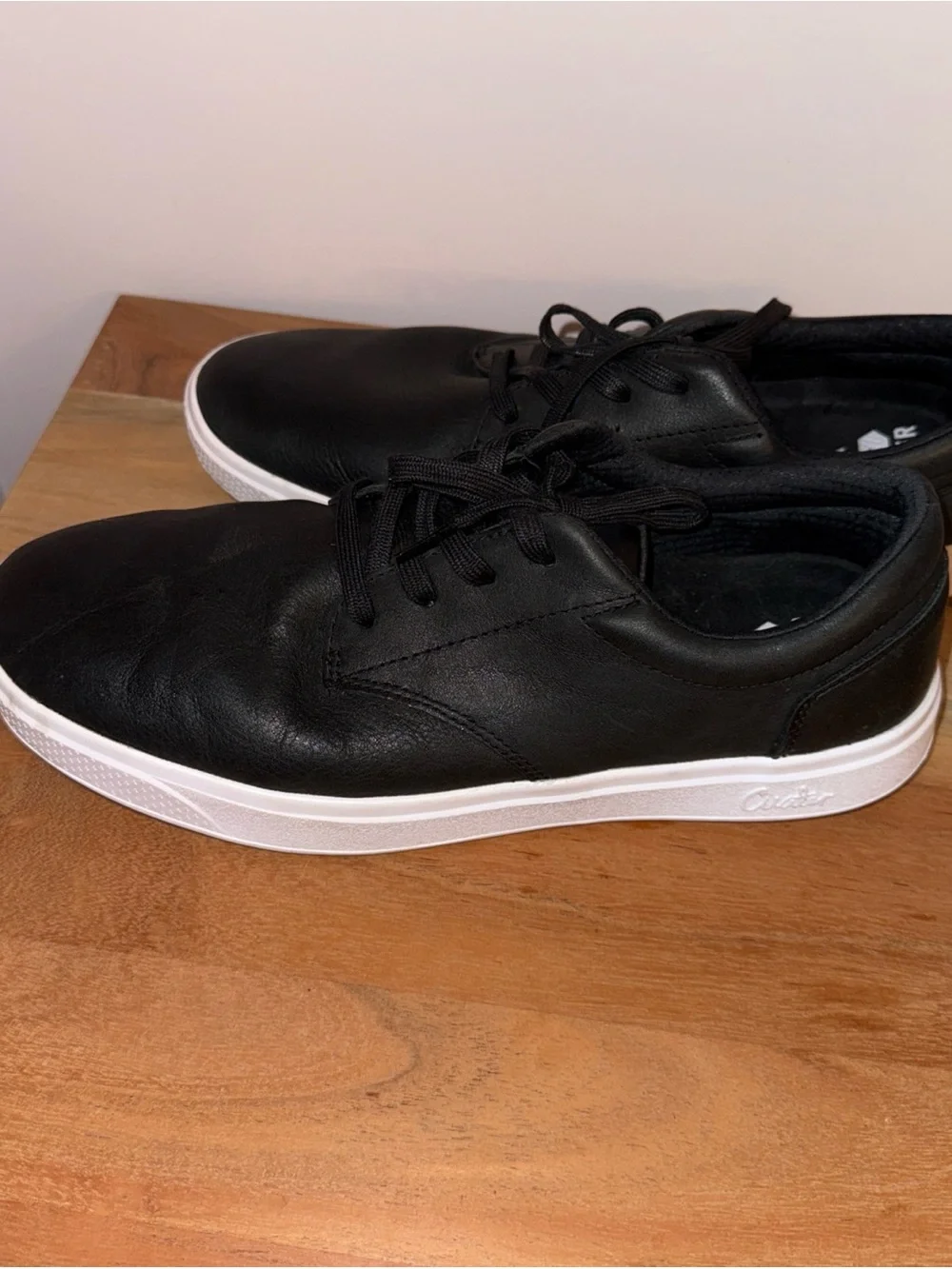 Men’s 10.5 Cuater By Travis Mathew Golf Shoes Black Leather Moneymaker Spikeless