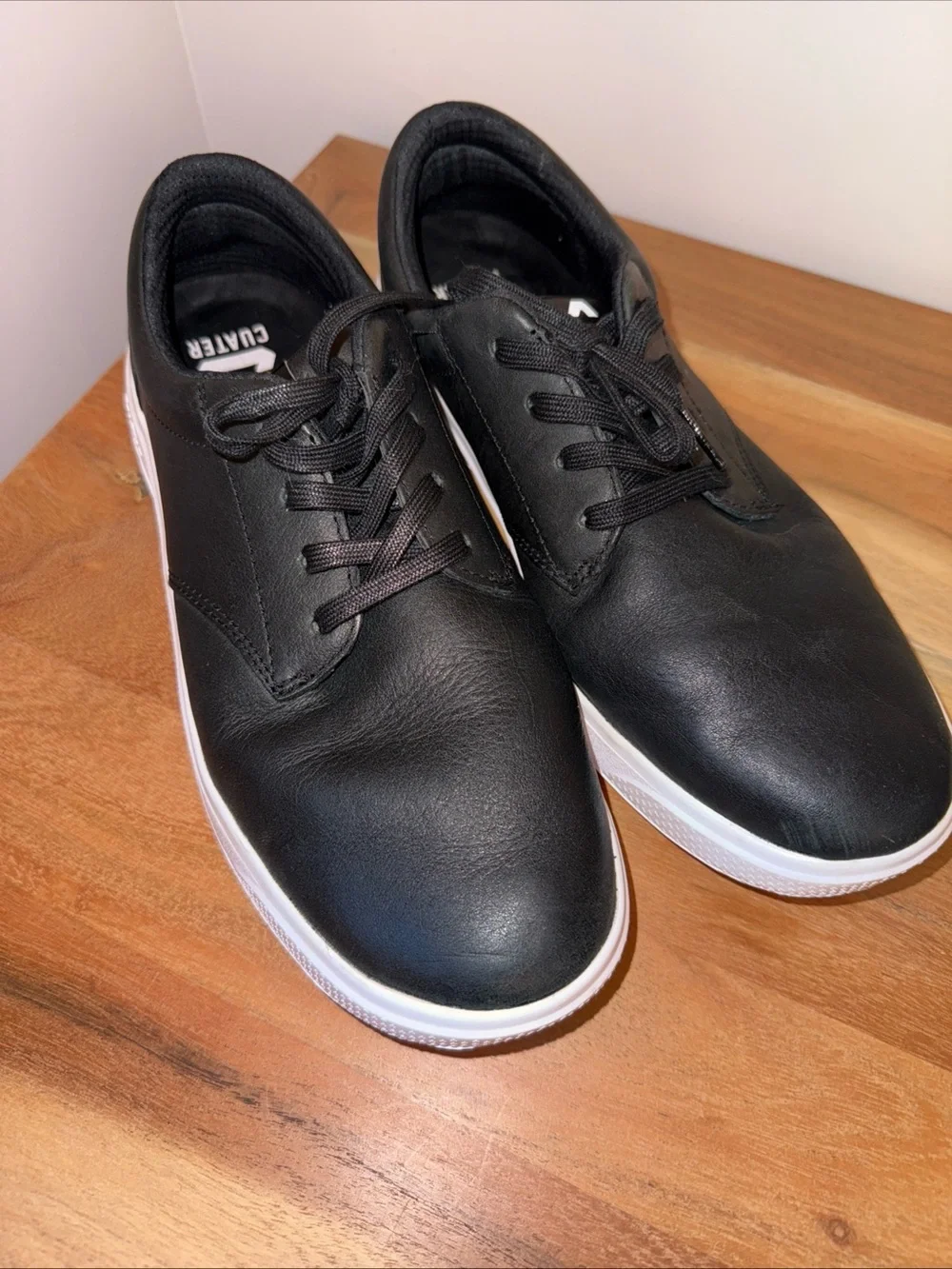Men’s 10.5 Cuater By Travis Mathew Golf Shoes Black Leather Moneymaker Spikeless