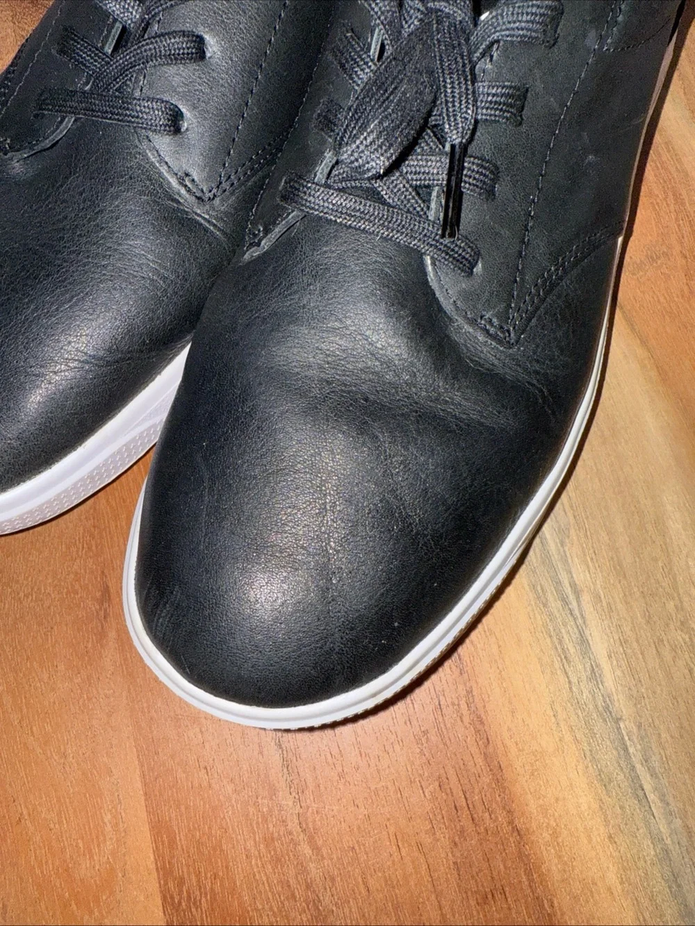 Men’s 10.5 Cuater By Travis Mathew Golf Shoes Black Leather Moneymaker Spikeless