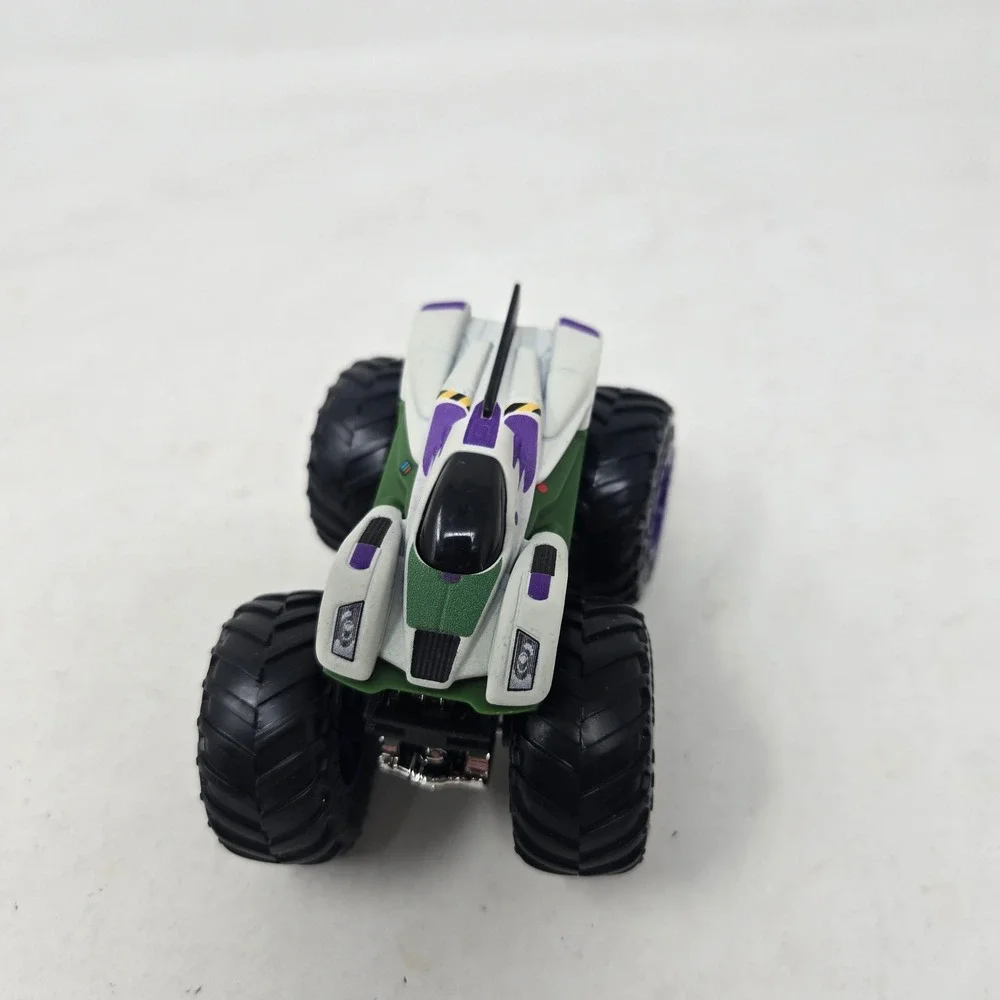 Hot Wheels die space equipped