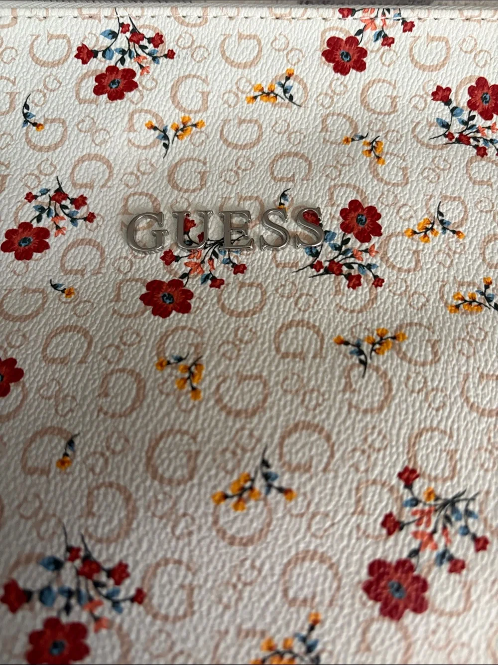 Guess clutch white