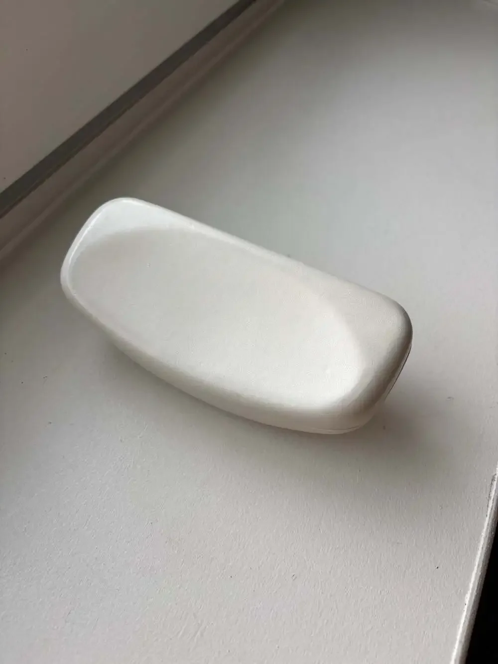 D&G case stamped closure