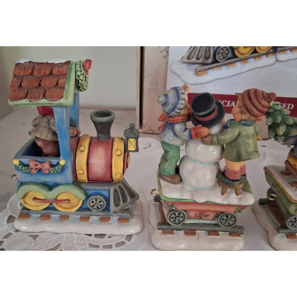 Hummel danbury mint