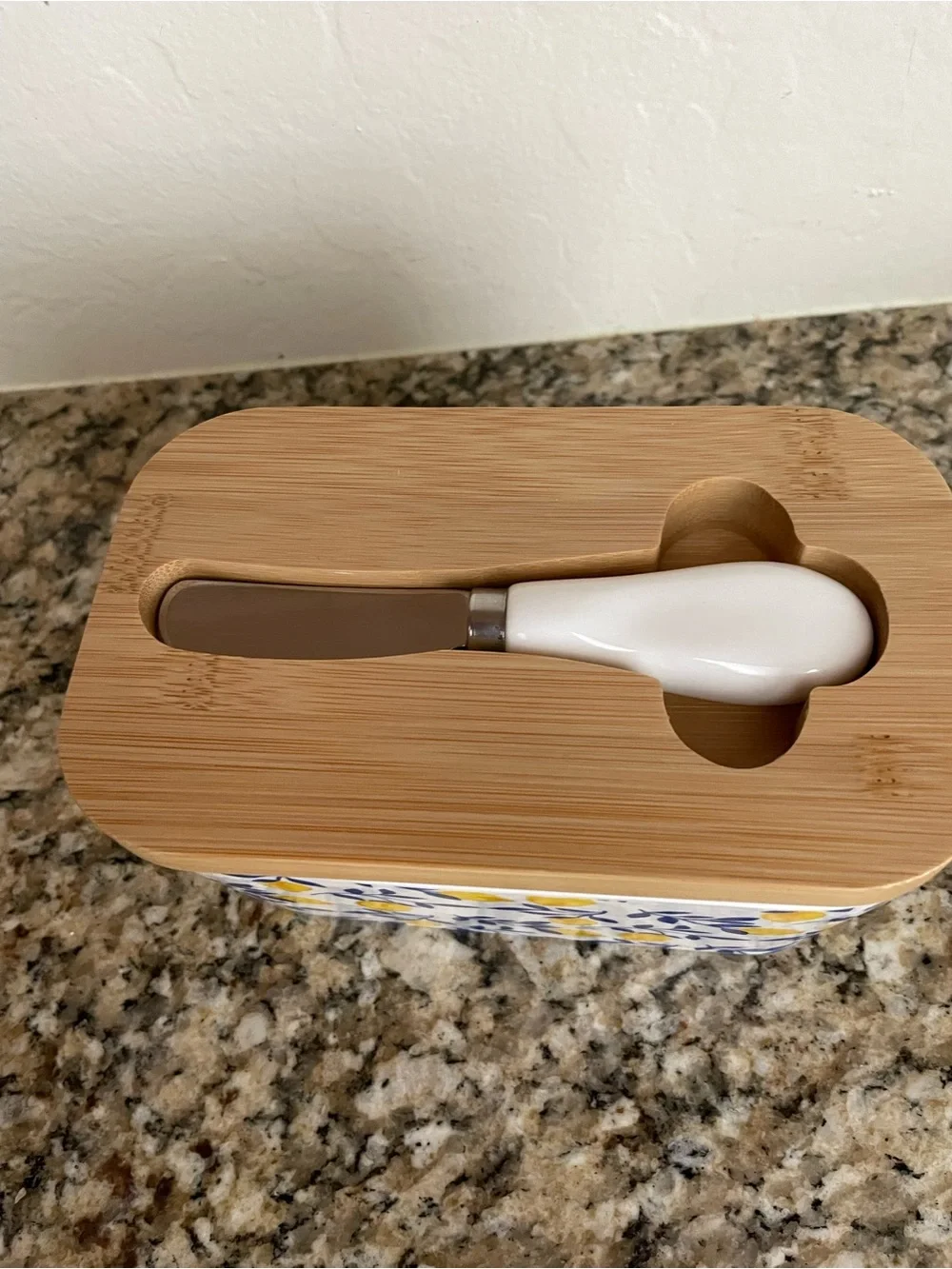 Ceramic Lemon Pattern Butter Keeper With Bamboo Lid & Spreader