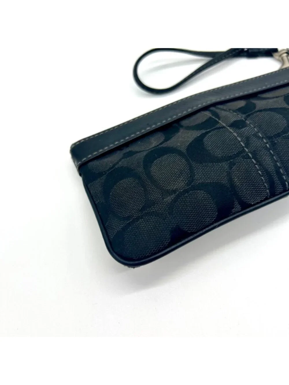 Coach sleek compact