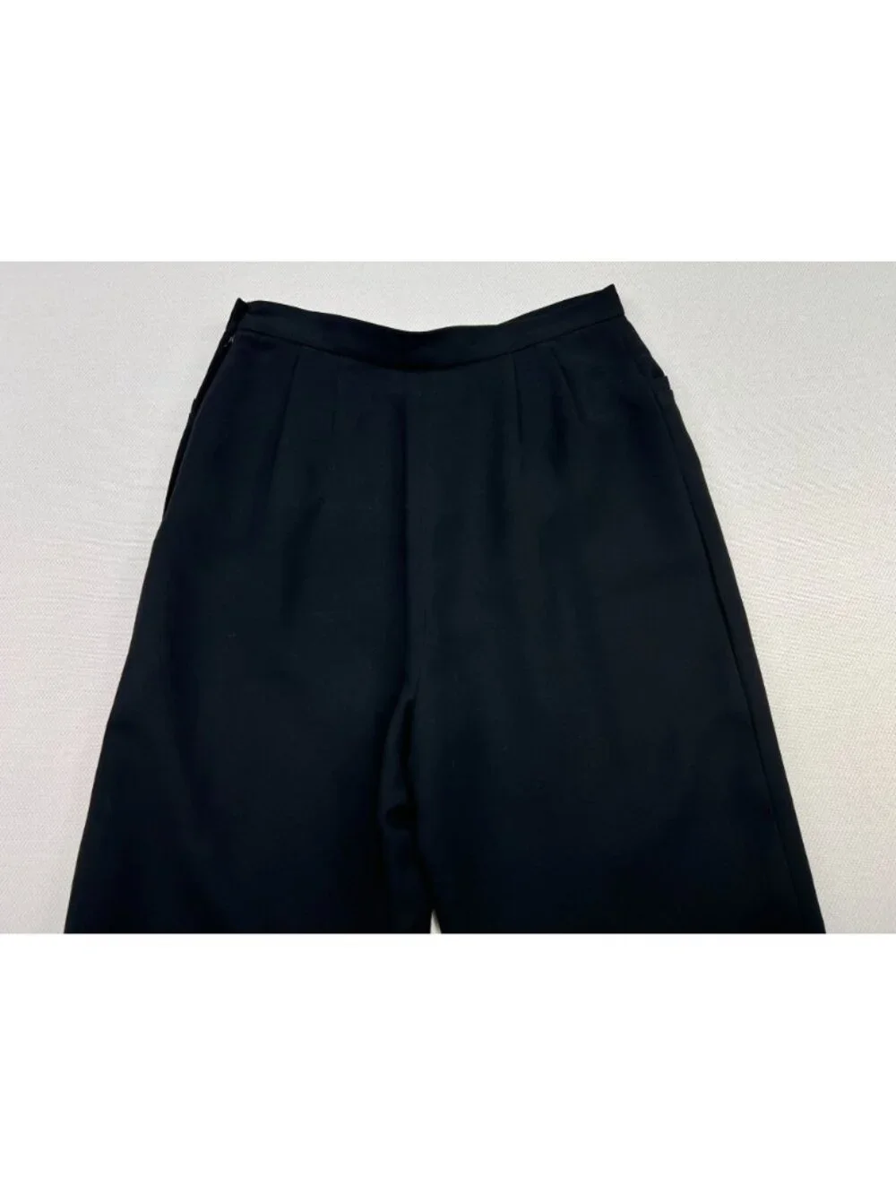 Gantos Women's Straight-Leg Pants Pleated Front Stretch Size 8 Black Solid