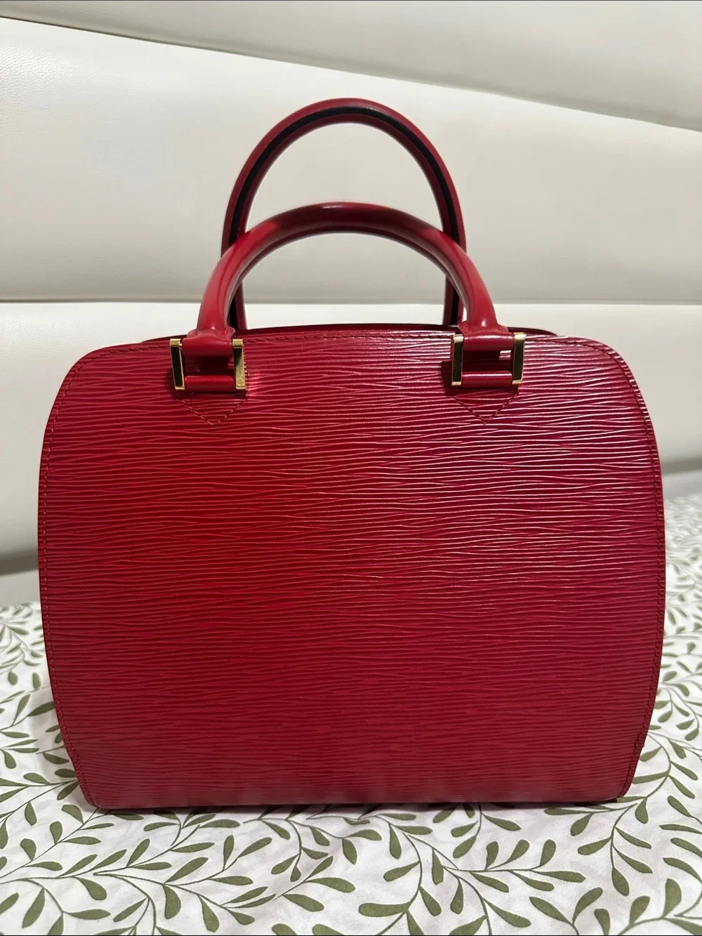 Louis Vuitton preowned manage
