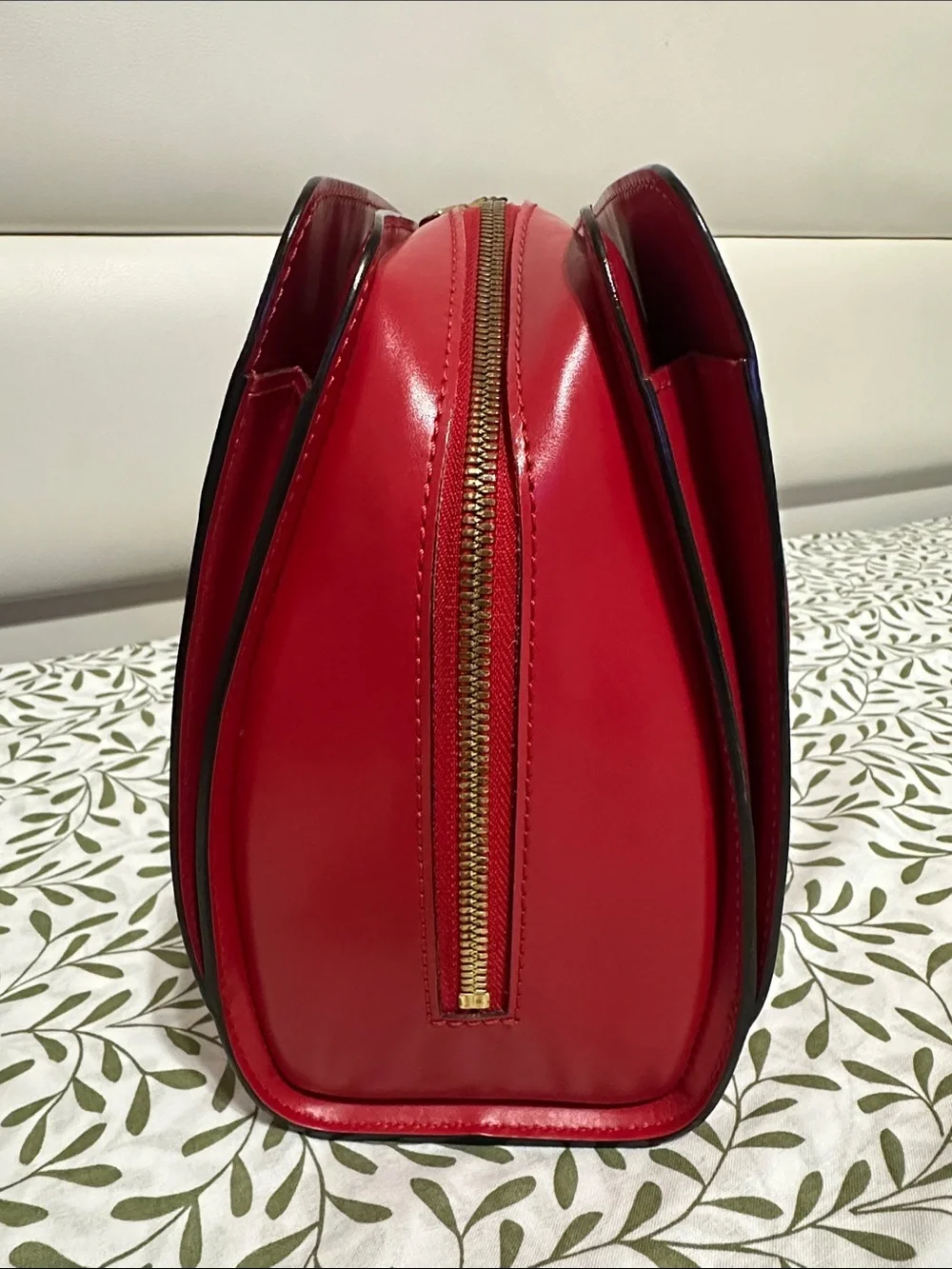 Louis Vuitton preowned manage