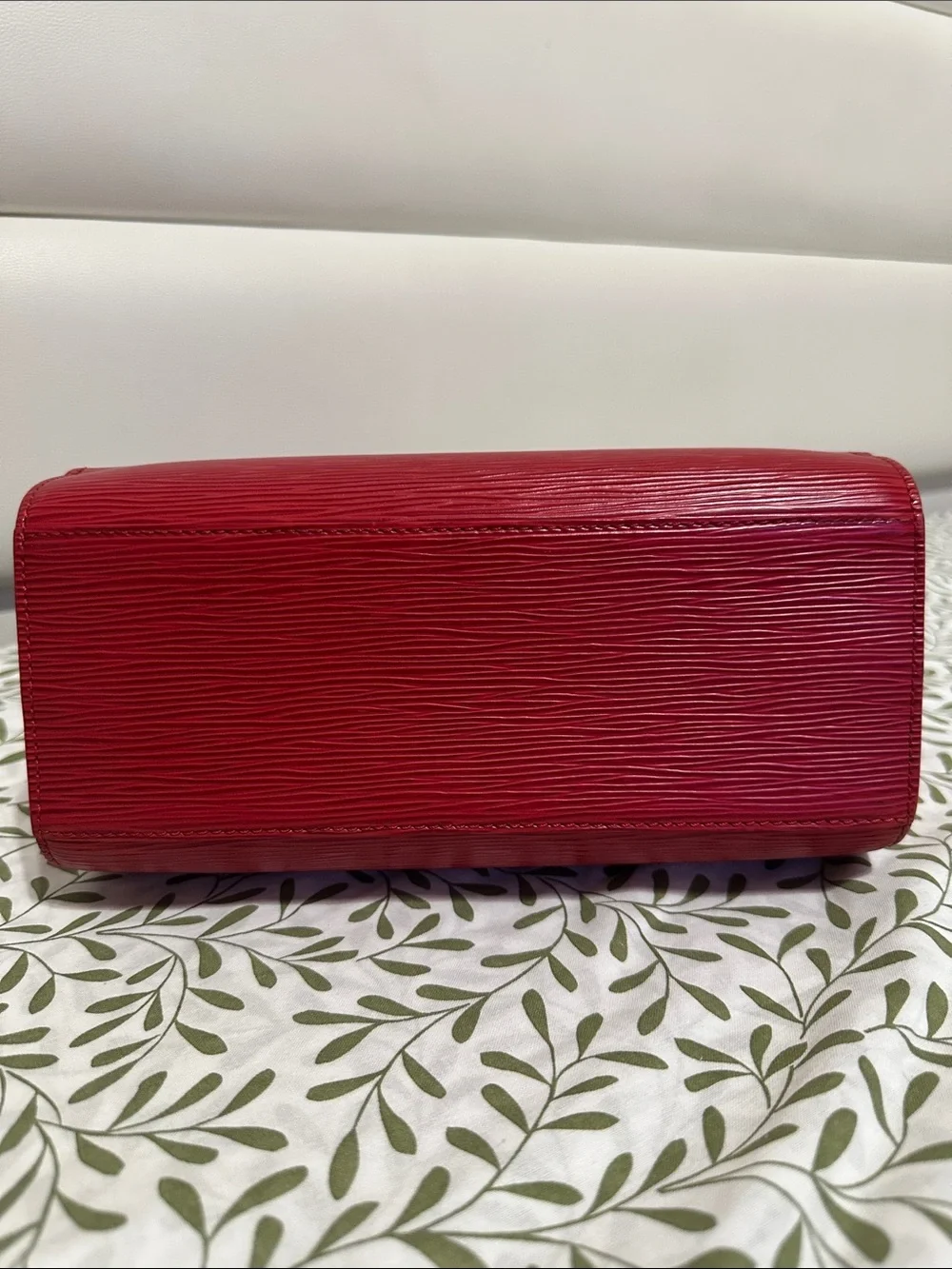 Louis Vuitton preowned manage