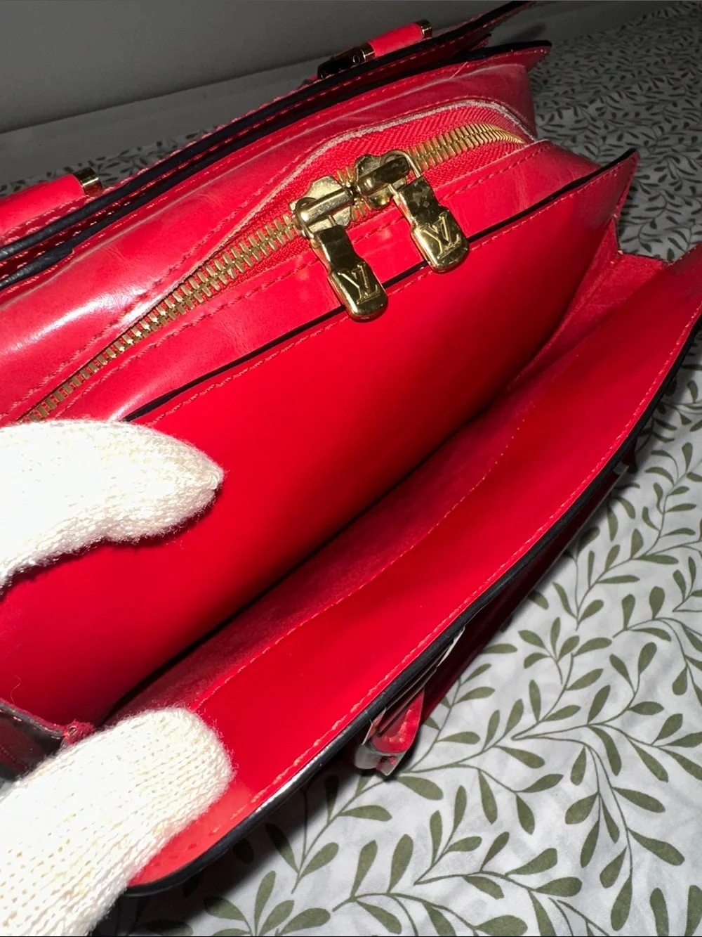 Louis Vuitton preowned manage