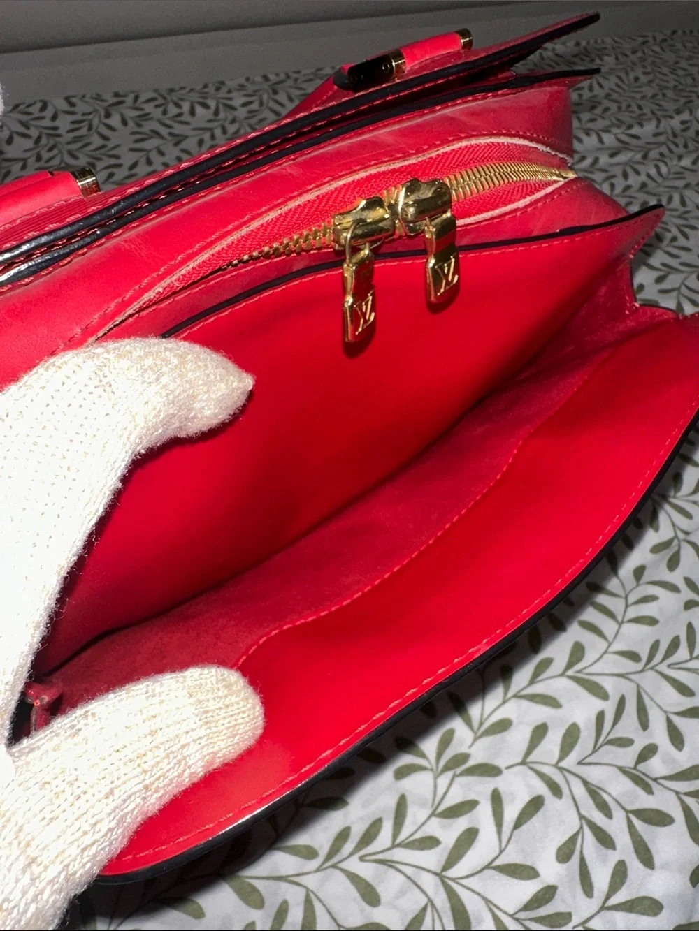 Louis Vuitton preowned manage