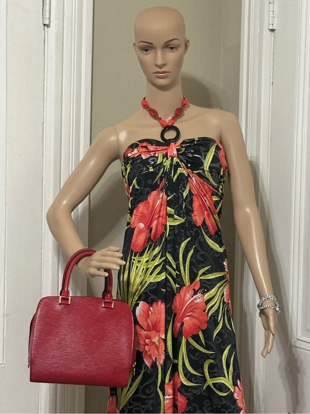Louis Vuitton preowned manage