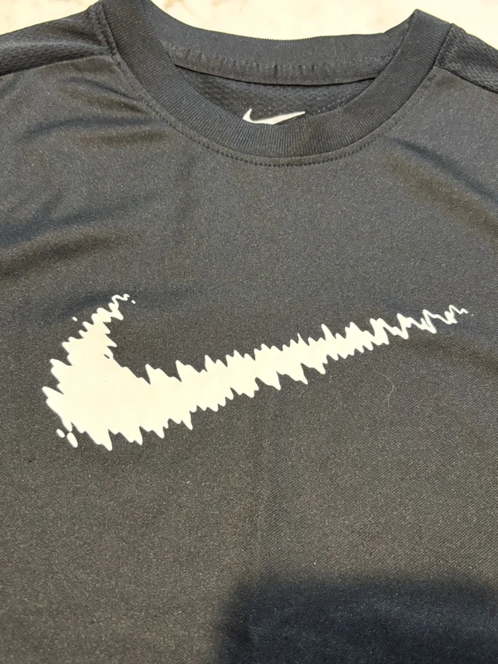 Nike Dri-FIT Athletic Performance Tee Black White Swoosh Boys Size S