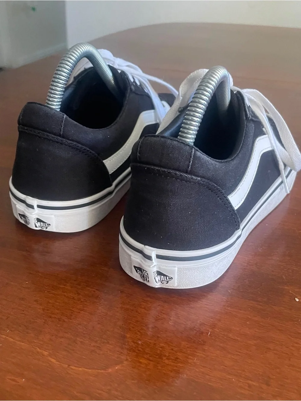 VANS Old Skool Men's Black/White Low Top Lace-Up Sneakers Solid Women’s 9.5
