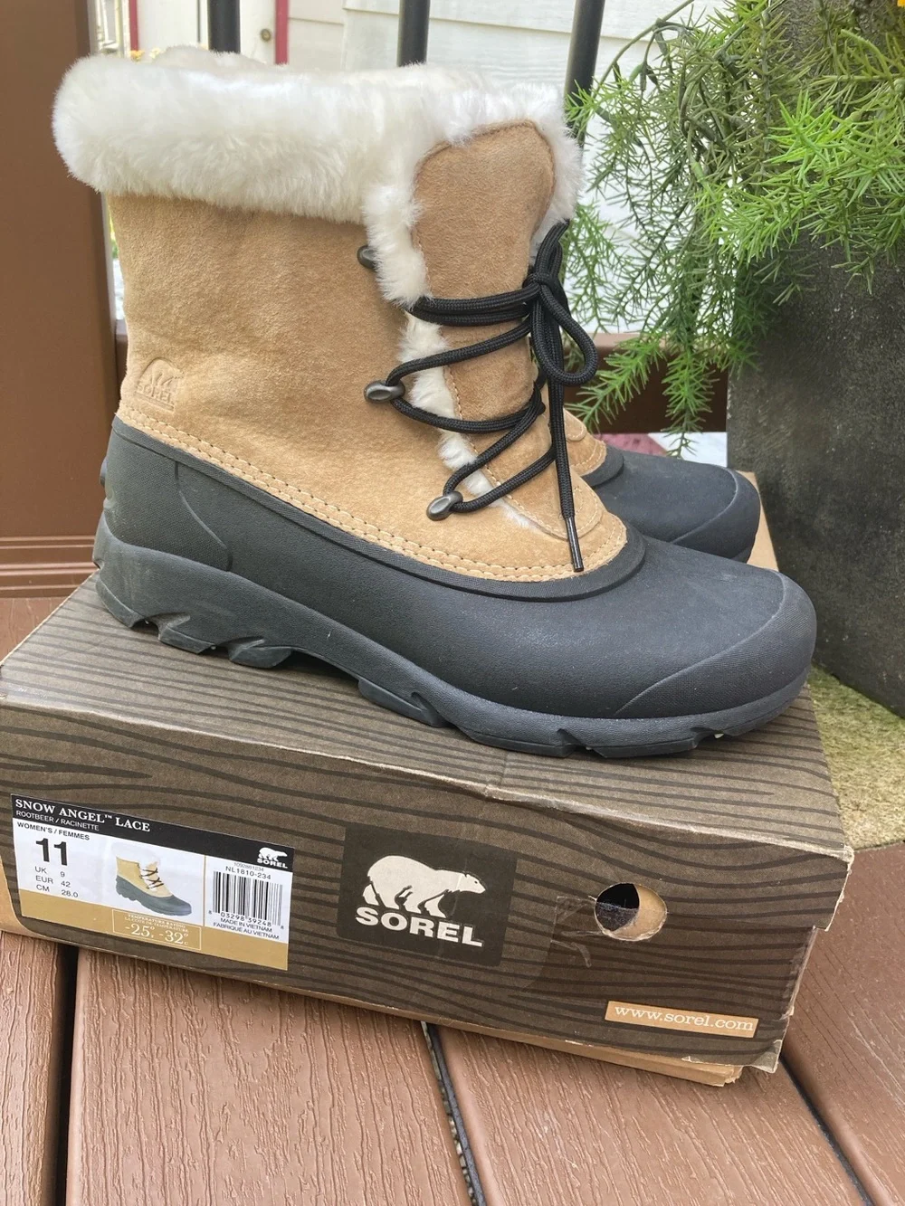 Sorel Size 11 Snow Angel Lace insulated winter boots
