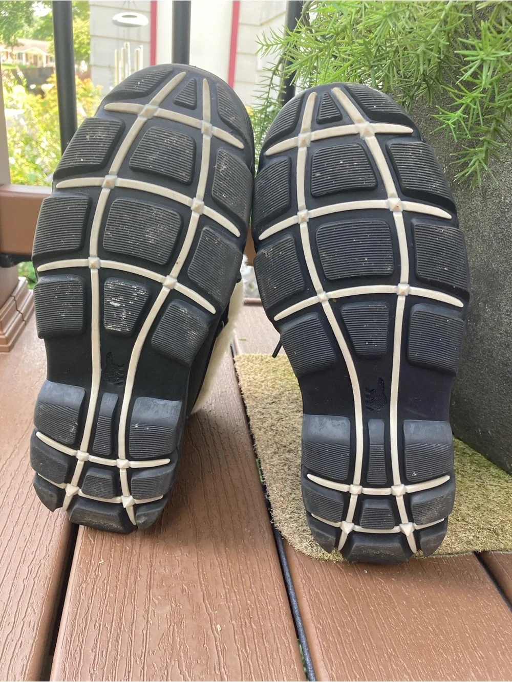 Sorel tan suede