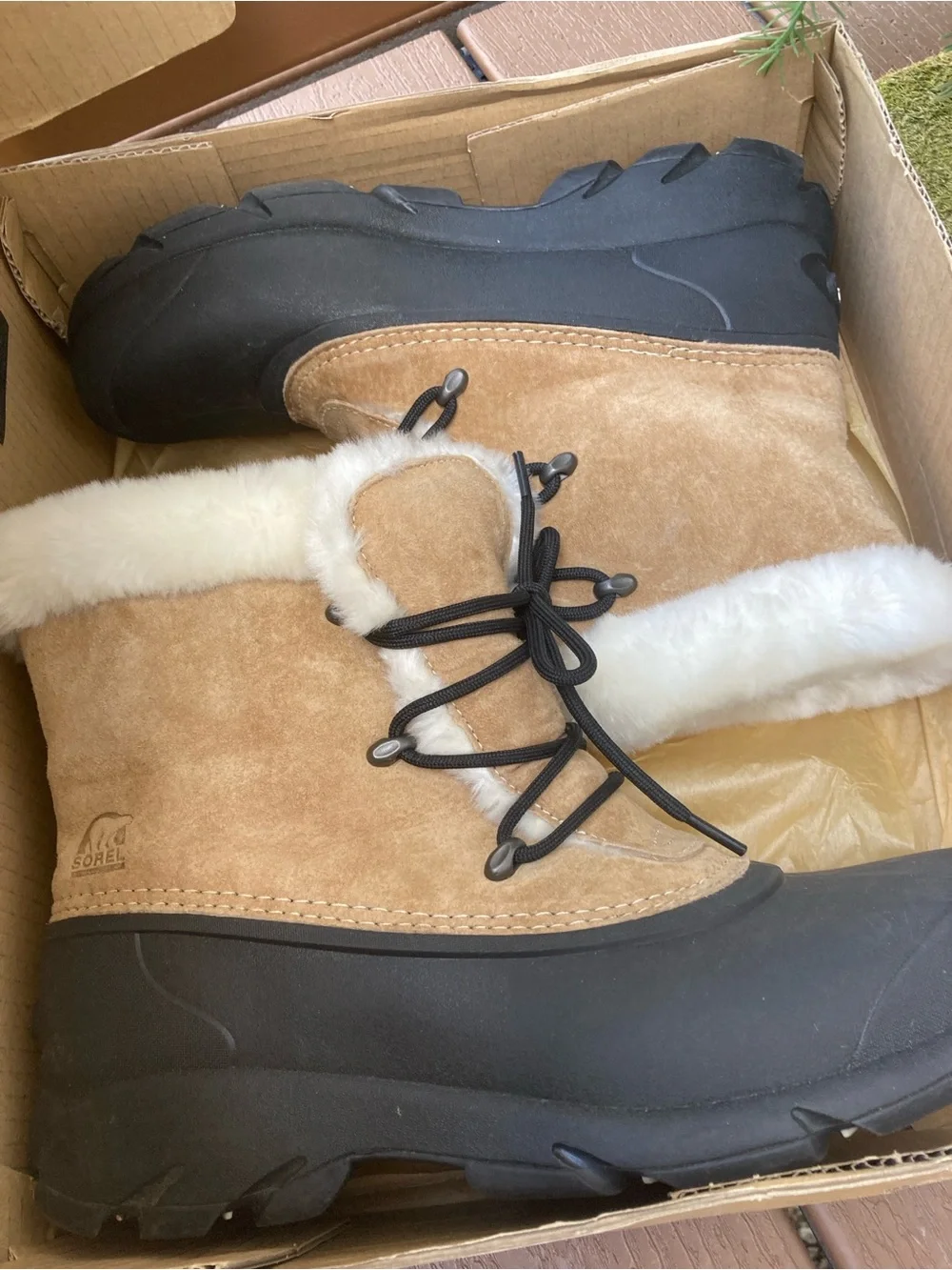 Sorel tan suede