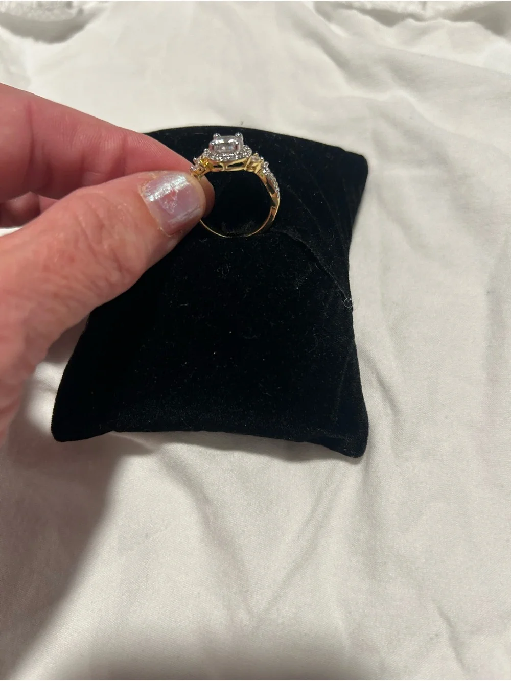N/A elegant gold