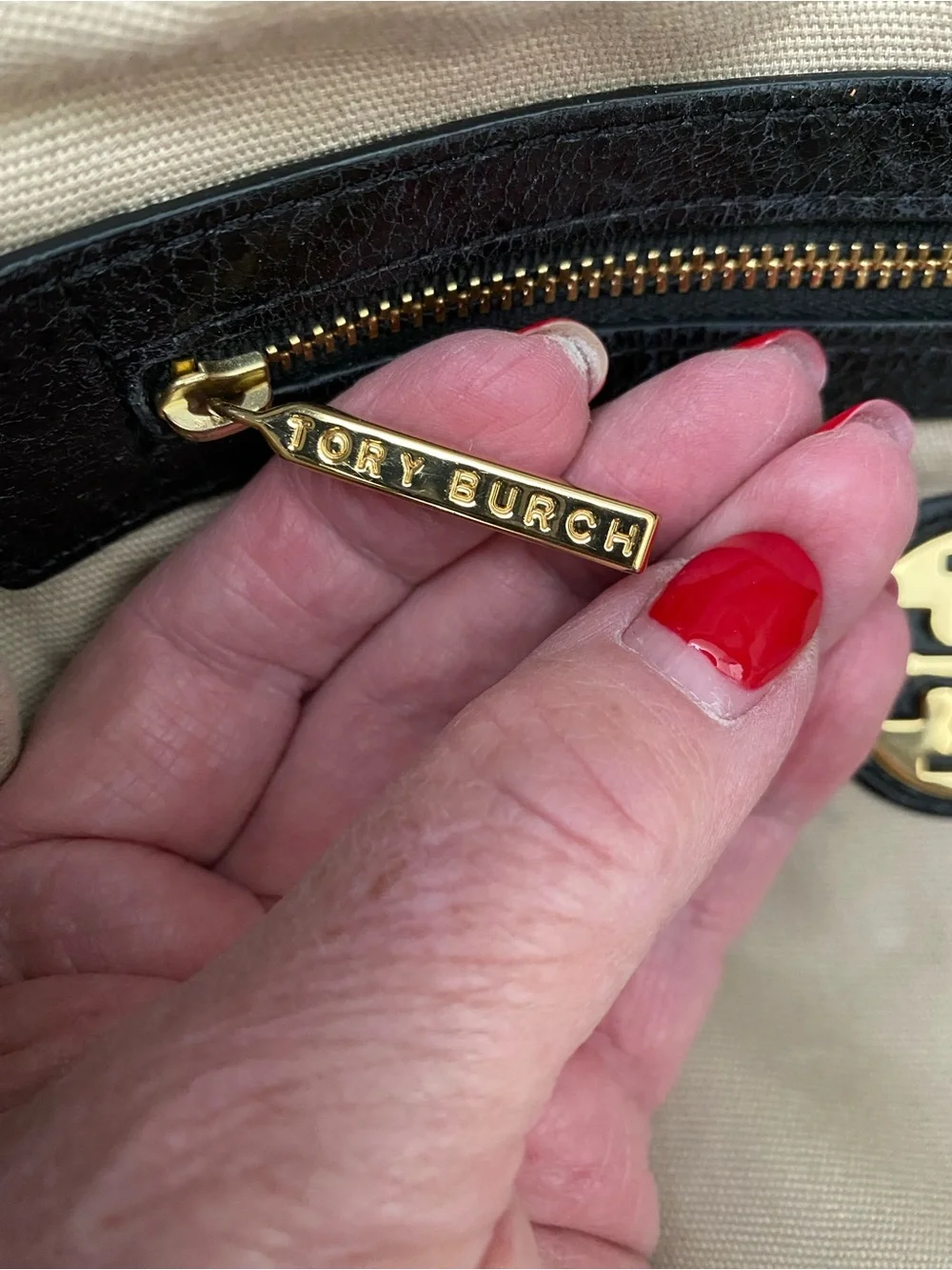 Tory Burch very logo top