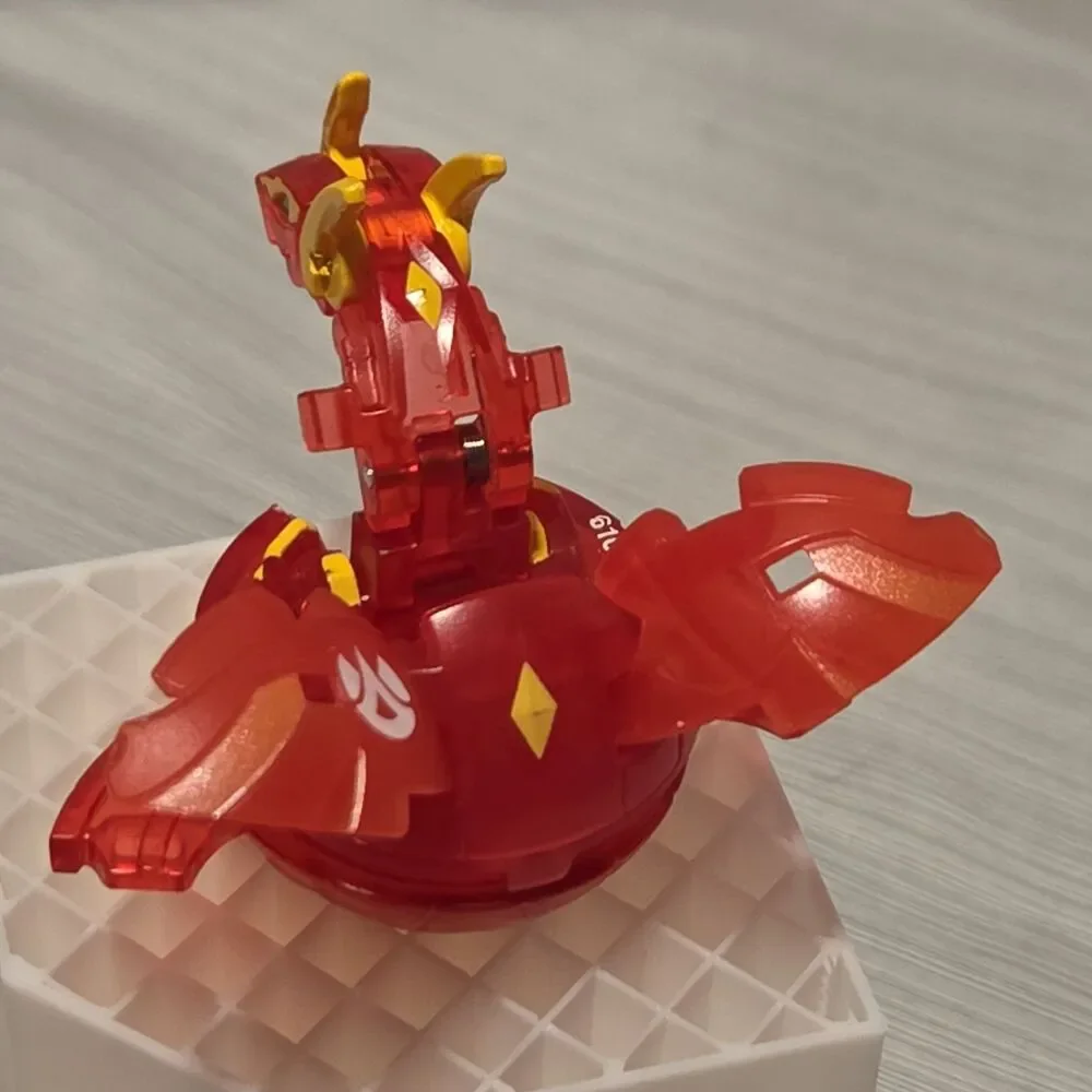 Bakugan Pyrus Translucent Cross Dragonoid 610g