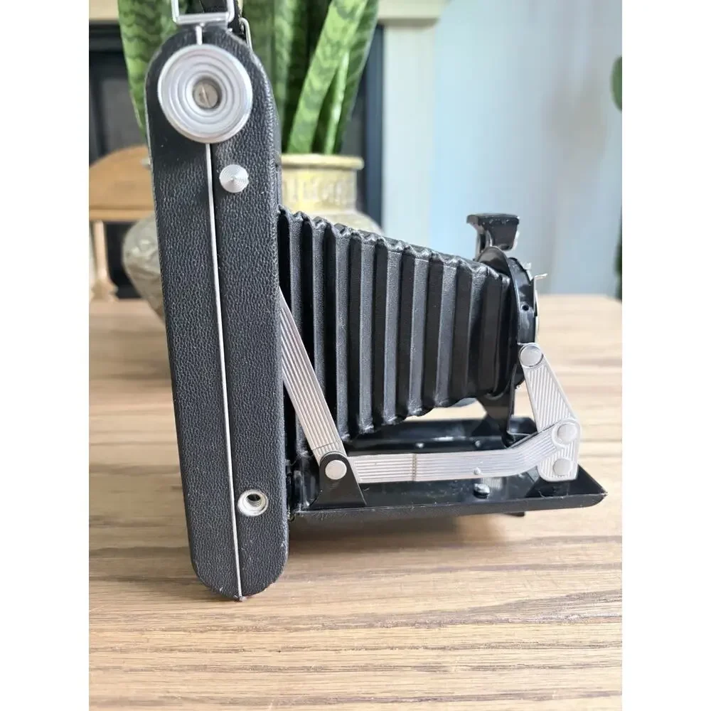 Vintage 1940s Kodak Vigilant Junior Six-16 Kodet Lens Dak Shutter Folding Camera