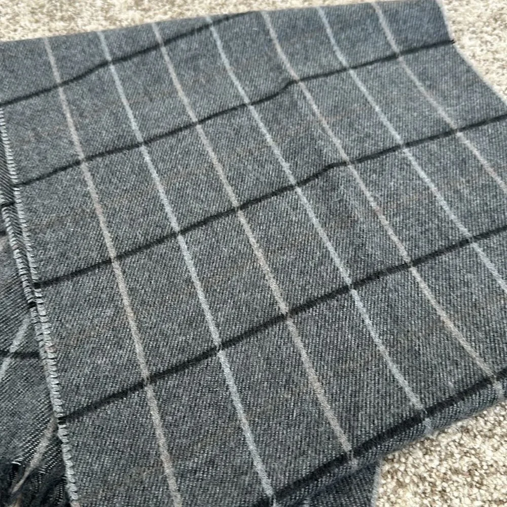 Geoffrey Beene gray black