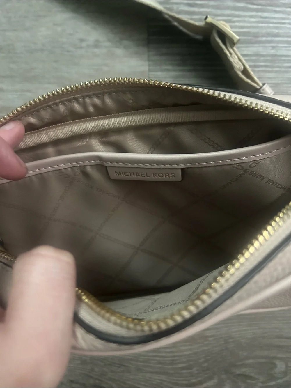 Michael Kors compact leather