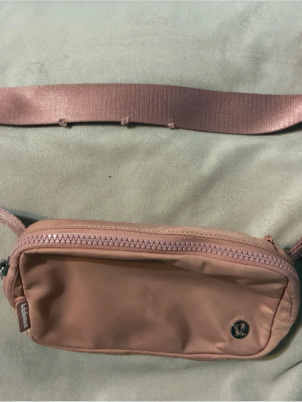 lululemon athletica sleek lululemon