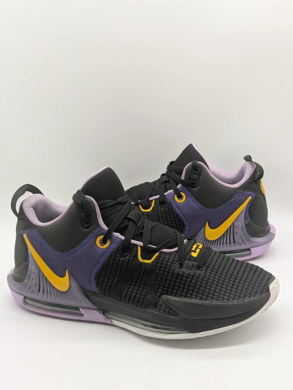Nike LeBron Witness 7 Mens Size 14 Black Purple Gold Basketball Shoes DM1123-002