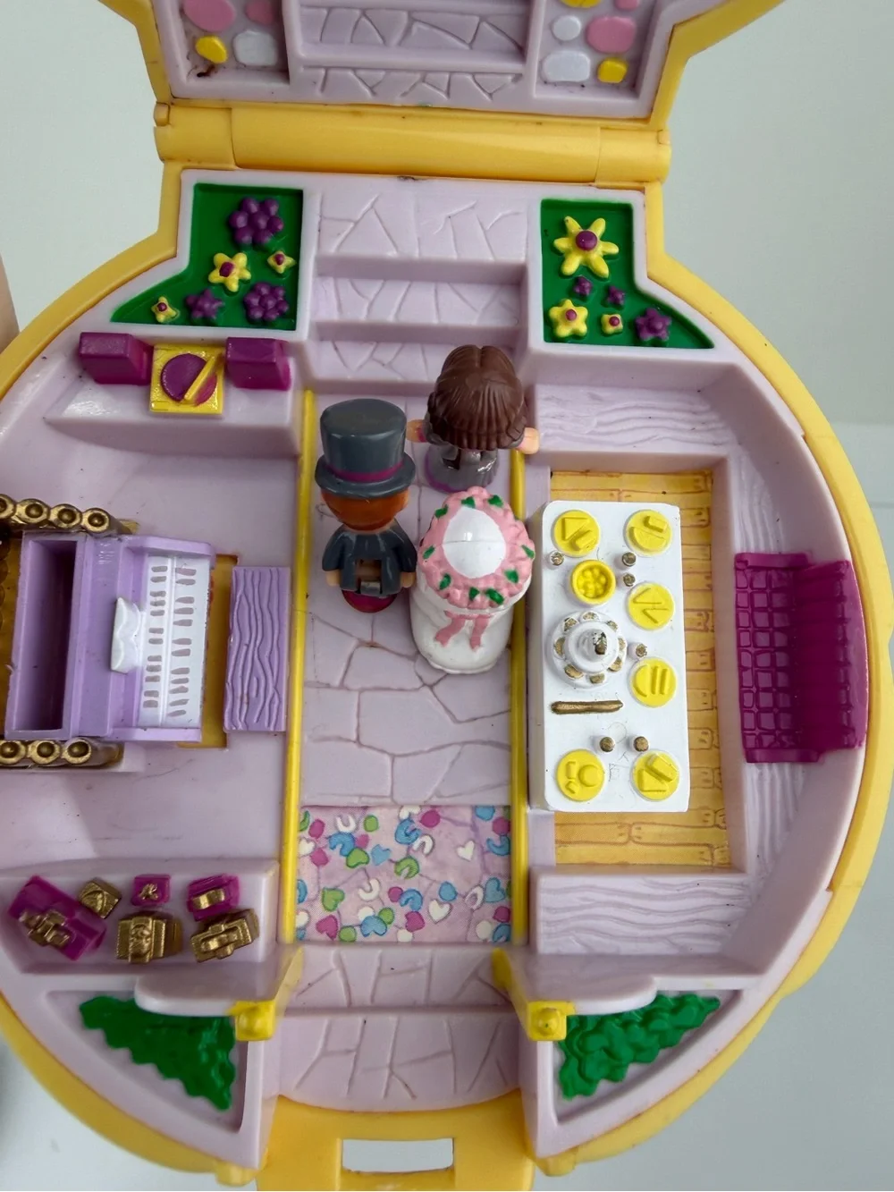 Vintage 1989 Bluebird Polly Pocket Nancy’s Wedding Day Wedding Chapel  3 Figures
